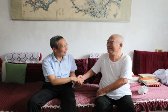 【頌七一】送溫暖 傳黨情！交投集團(tuán)開展“七一”走訪慰問活動(dòng)