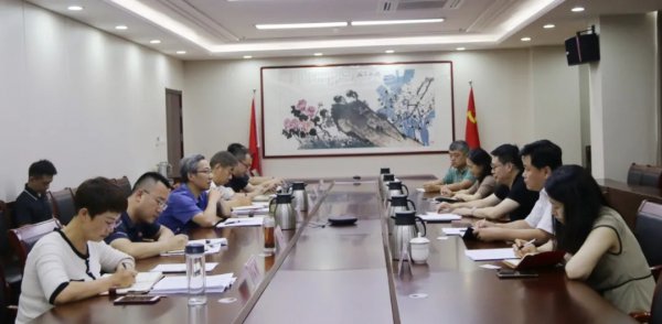 市電視臺黨委副書記、總編輯王建華一行來集團(tuán)洽談合作